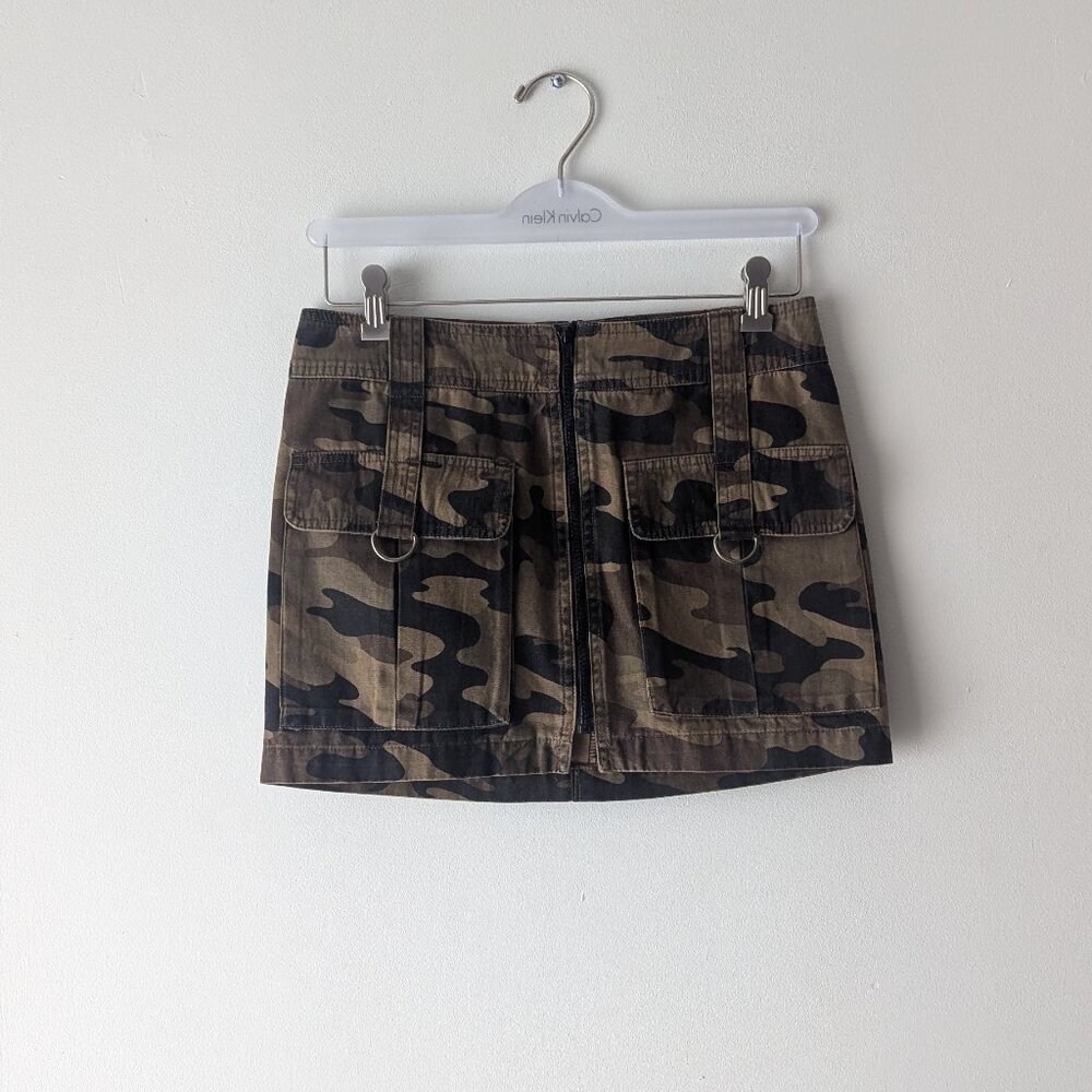 ⛔ SOLD ⛔Vince Camo Mini Skirt